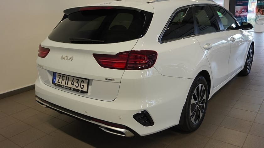 Bild 3 av Kia Ceed Sportswagon Plug-in Hybrid ADVANCE/DRAG/B-KAMERA/RATTVÄRMARE