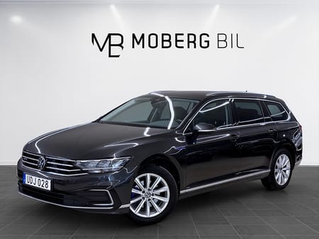 Volkswagen Passat Sportscombi GTE SC 218hk Keyless B-Kamera Navi