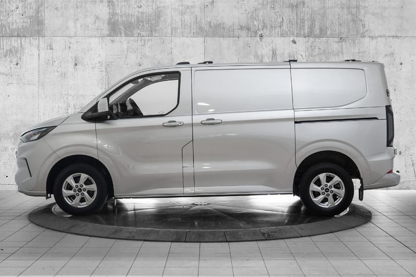 Bilde 2 av Ford Transit Custom 320 L1/170HK/AWD/Automat/Webasto/Takstativ