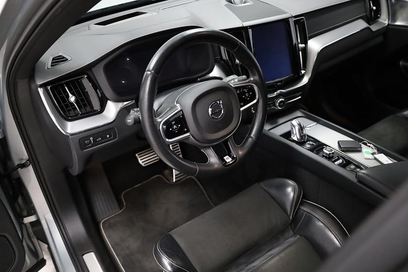Bild 3 av Volvo XC60 T8 Twin Engine AWD R-Design| BoW | HuD | Teknikpkt. Pro