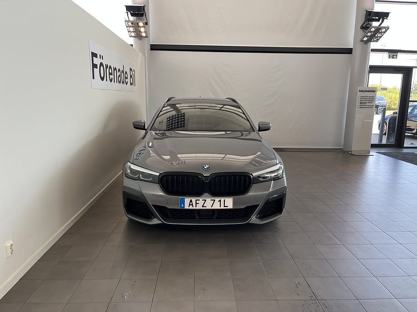Bild 2 av BMW 530e xDrive Touring M Sport Drag HiFi Rattvärme Park Assist
