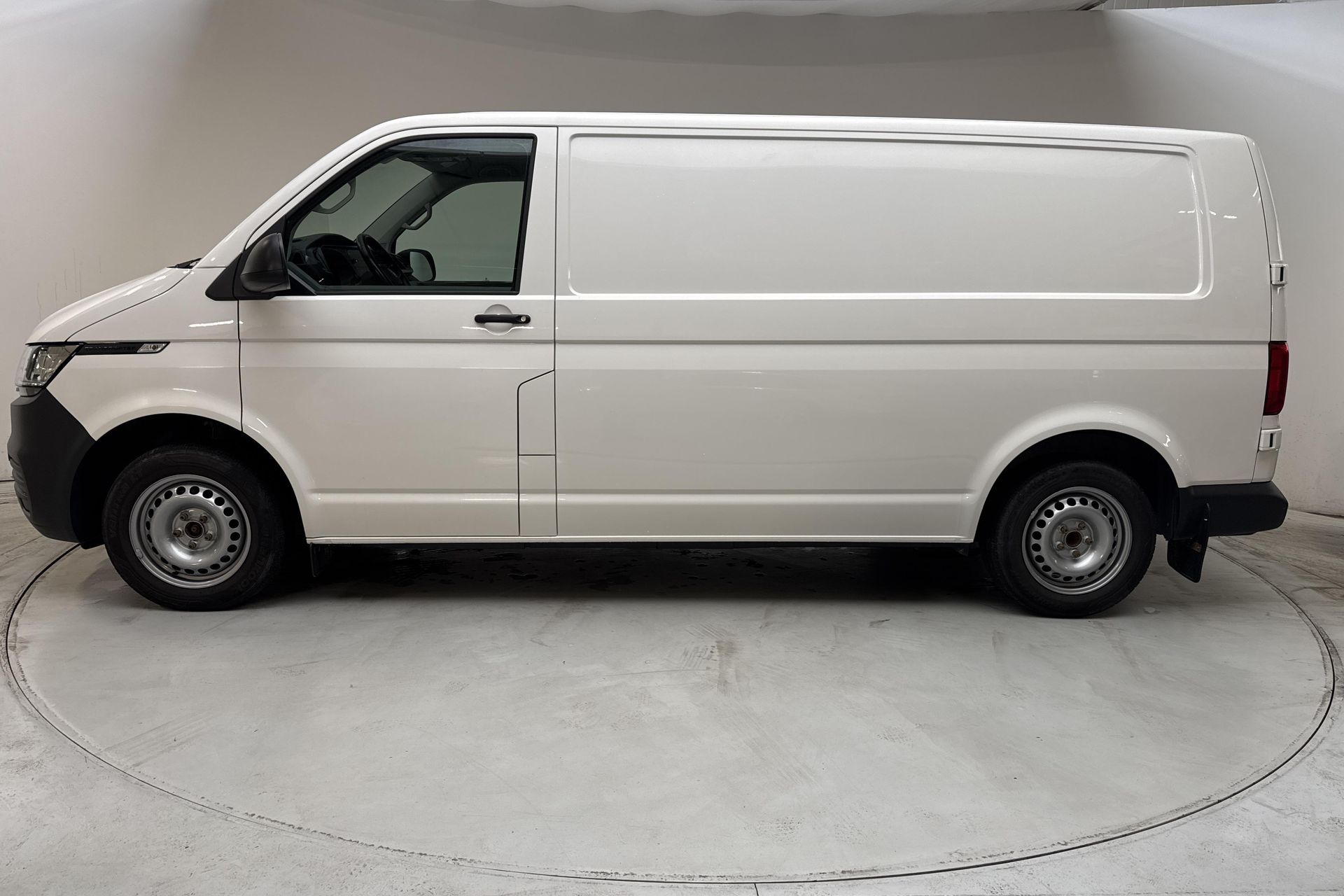 Volkswagen Transporter 2.0 TDI SCR 2024, kuva 2/10