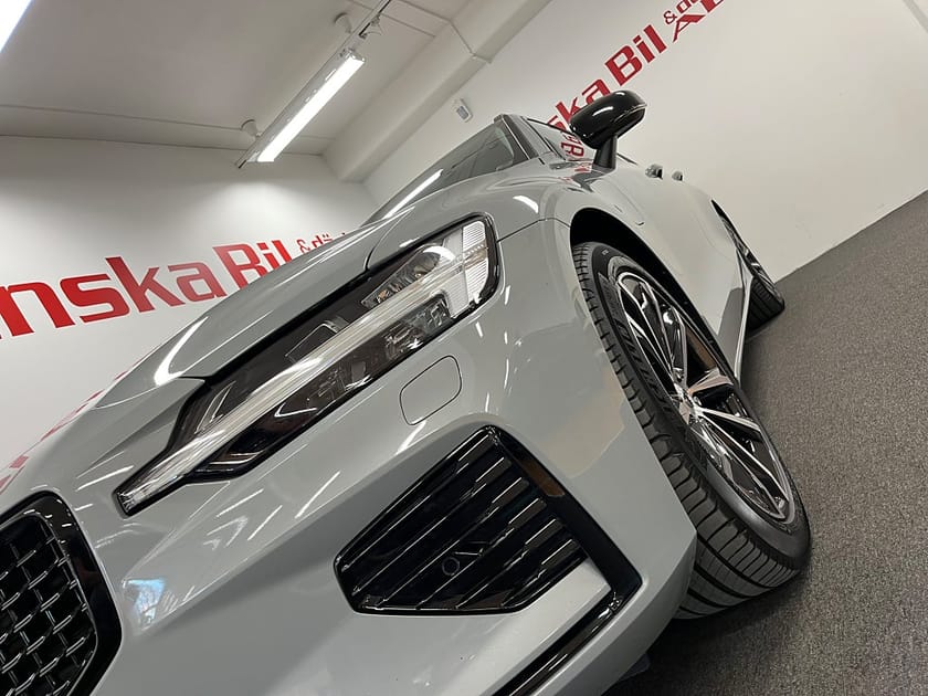 Bild 3 av Volvo V60 LADDHYBRID T6  AWD AUT Plus 2,99% ränta