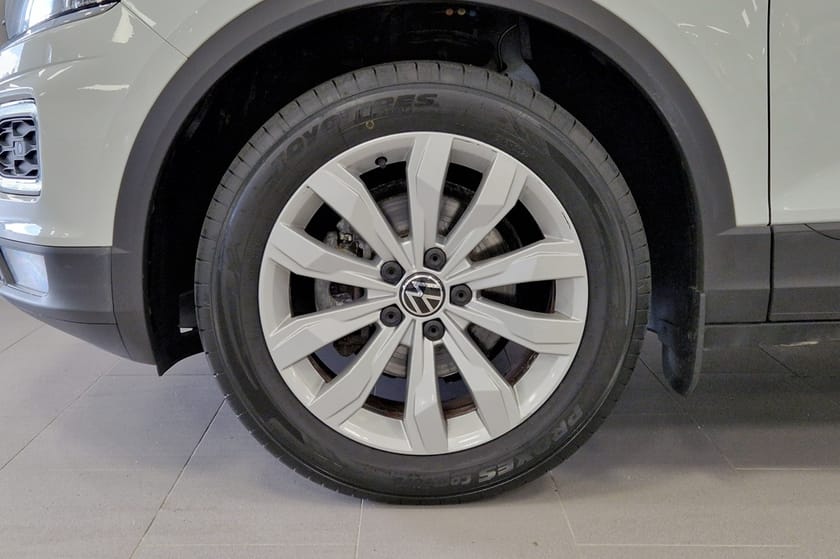Bild 2 av Volkswagen T-Roc | Drag | Backkamera | LED | 1.0 TSI 110 hk 6vxl