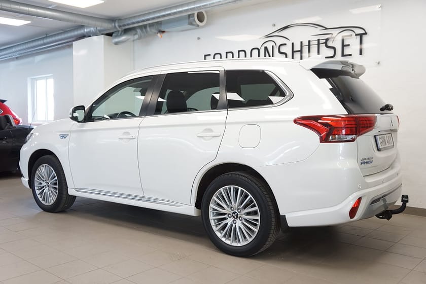 Bild 2 av Mitsubishi Outlander PHEV CVT 224HK COMFORT | LEASEBAR FÖR FÖRETAG