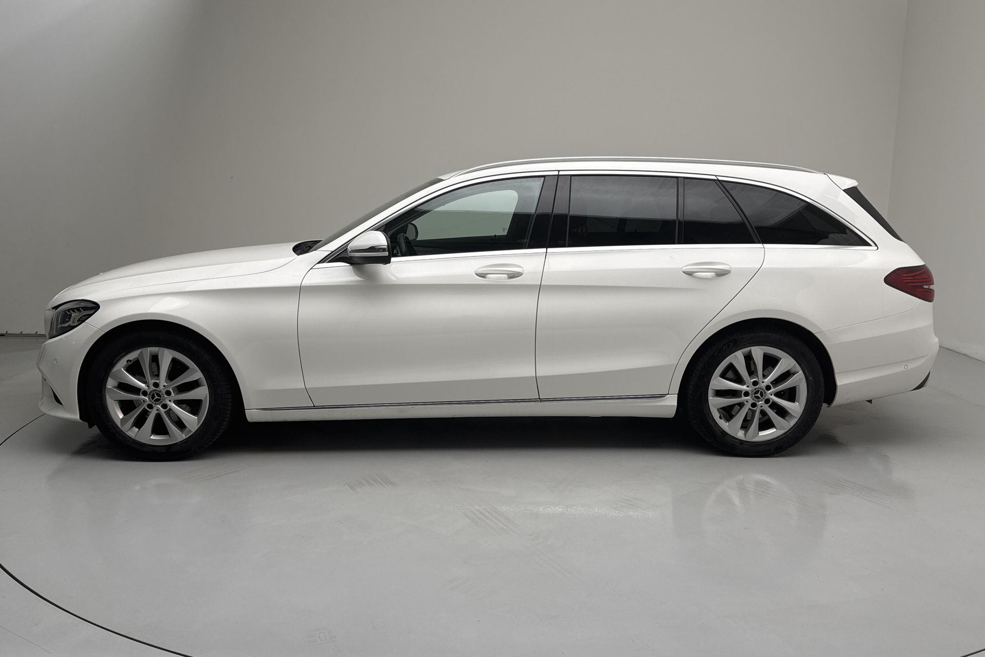 Mercedes-Benz C 220 T d 2019, bild 2/10