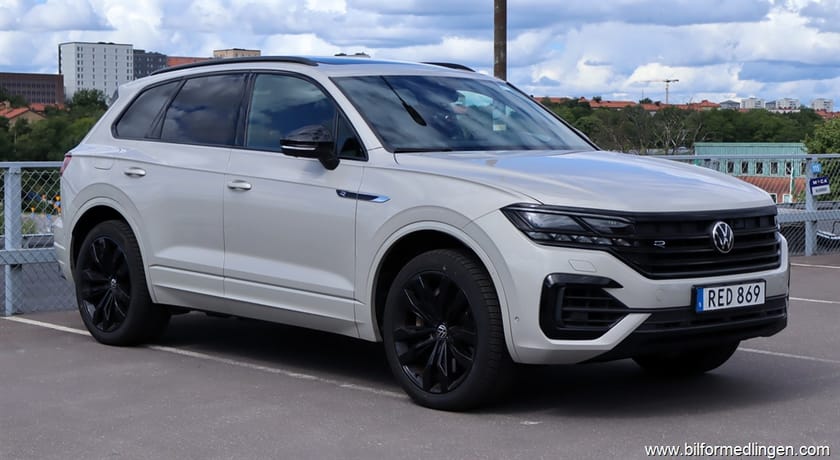 Bild 3 av Volkswagen Touareg R eHybrid 3.0 TSI e-Hybrid 4M Pano HeadUp NightVision