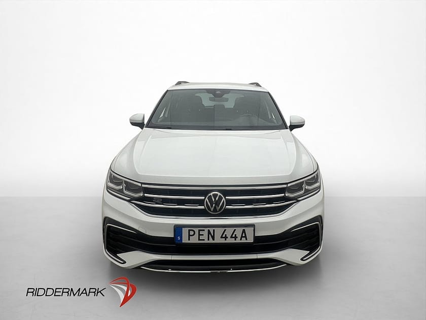 Bild 2 av Volkswagen Tiguan eHybrid R-Line Kamera Drag Cockpit CarPlay