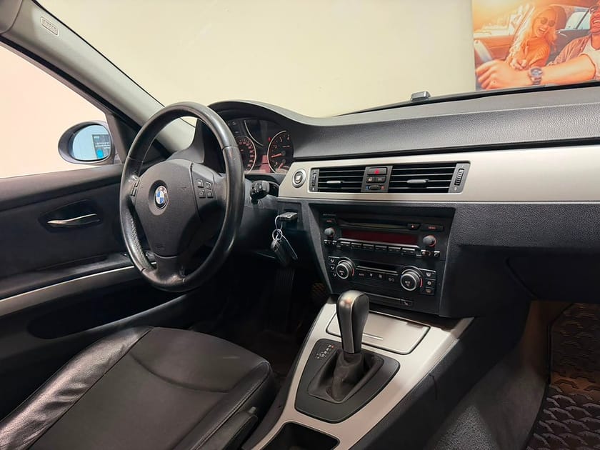 Bild 2 av BMW 325i Sedan Advantage, Comfort Euro 4 Ny besiktigad!
