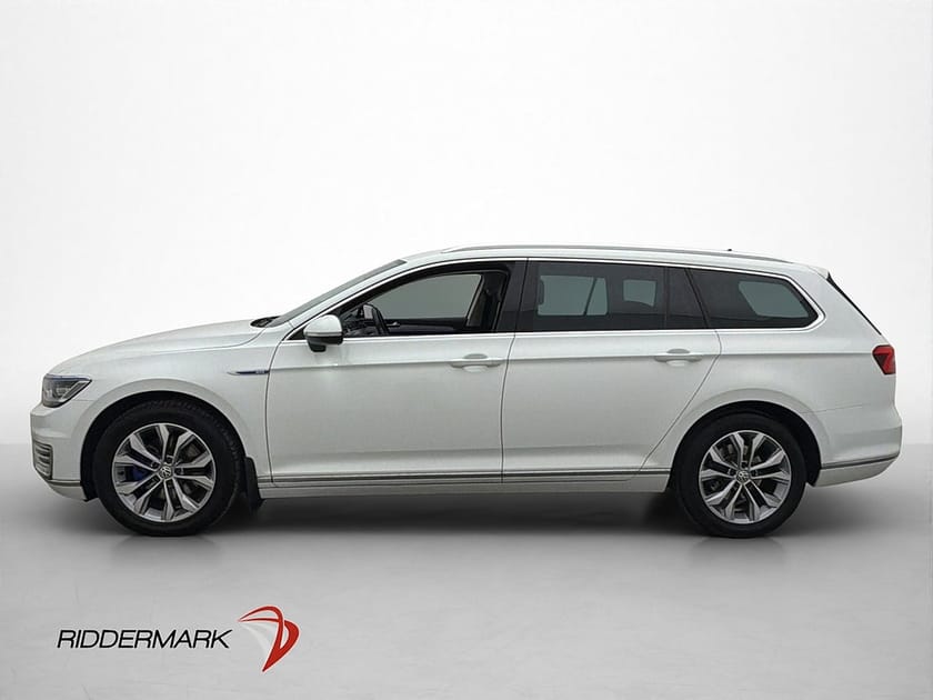 Bild 4 av Volkswagen Passat Variant GTE 1.4 TSI Cockpit Kamera Drag Navi