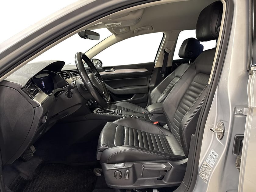 Bild 2 av Volkswagen Passat Sportscombi 2.0 TDI DPF SCR 4Motion GT Euro 6