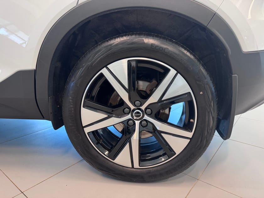 Bild 5 av Volvo XC40 Recharge T5 R-Design(V-hjul, Drag, Pano)