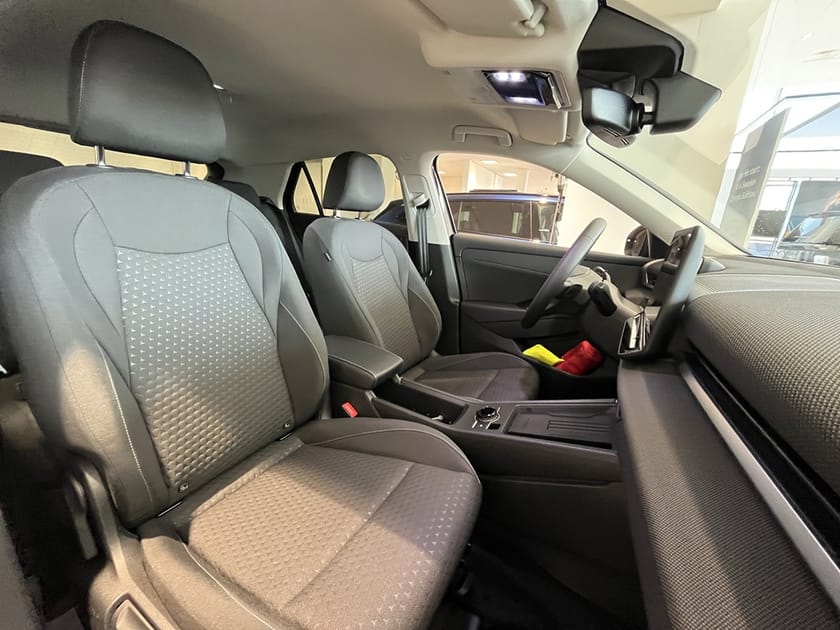 Bild 4 av Volkswagen T-Roc 1,5 eTSI150 DSG