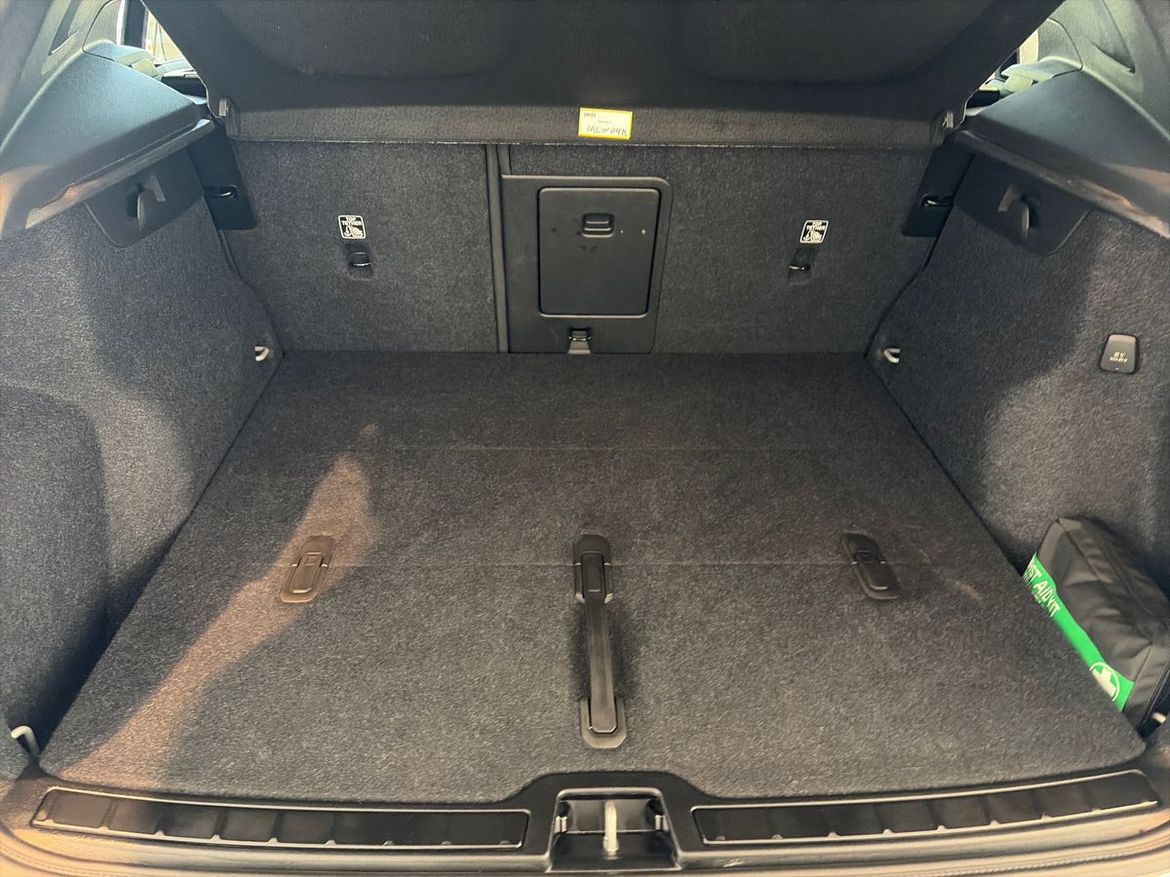 Volvo XC40 2025 - miniatyr 6