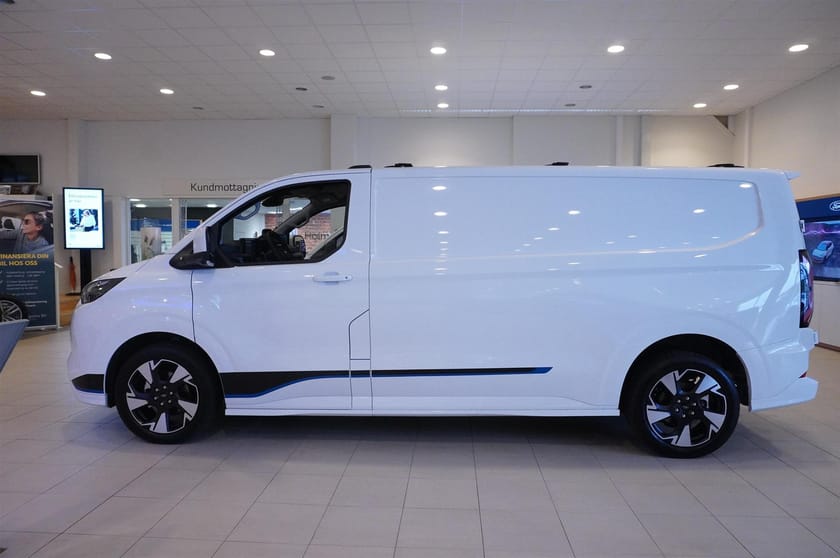 Bild 3 av WF0RXXTAXBTS41353 E-Custom Skåp Sport 340l Elmotor 210kw 286hk 1-Växlad El