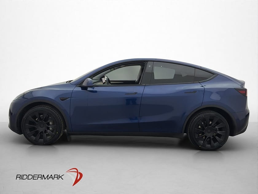 Bild 5 av Tesla Model Y Long Range AWD Värmepump Pano Skinn En brukare