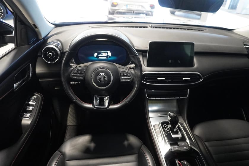 Bild 2 av MG EHS PHEV Luxury Pebble Black
