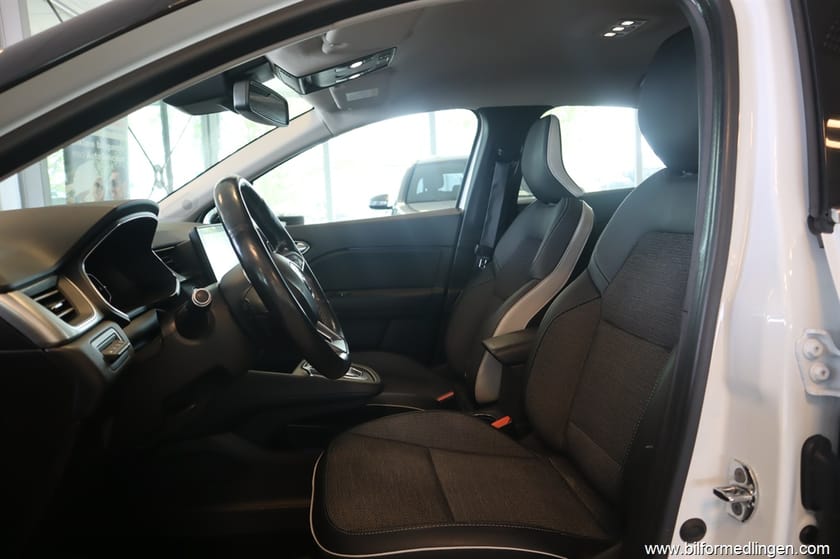 Bild 4 av Renault Captur 1.3 TCe 130hk Automat Backkamera Navi