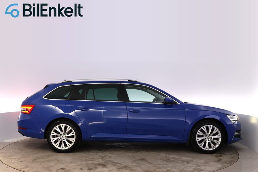 Bild 2 av Škoda Superb iV Kombi 1.4 TSI DSG B-värme Drag Cockpit