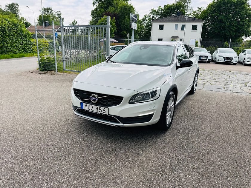 Bild 2 av Volvo V60 Cross Country D4 190HK AWD GEARTRONIC CLASSIC / DRAG / VÄRMARE