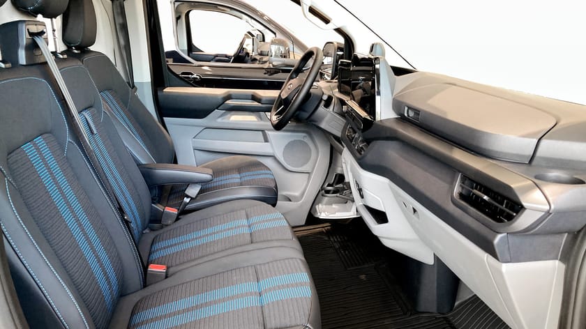 Bild 3 av Ford E-Transit Custom 340 AWD E-CUSTOM V710 26.50 SPORT SKÅP 340L 218 A