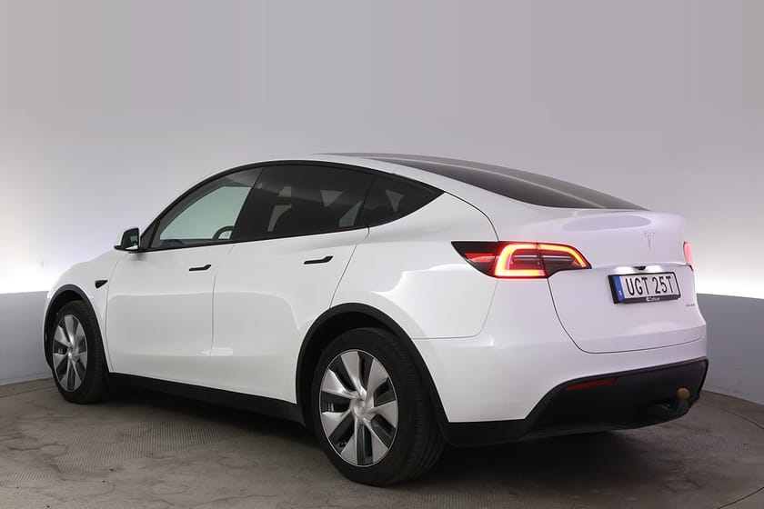 Bild 4 av Tesla Model Y Long Range AWD Autopilot Pano Drag