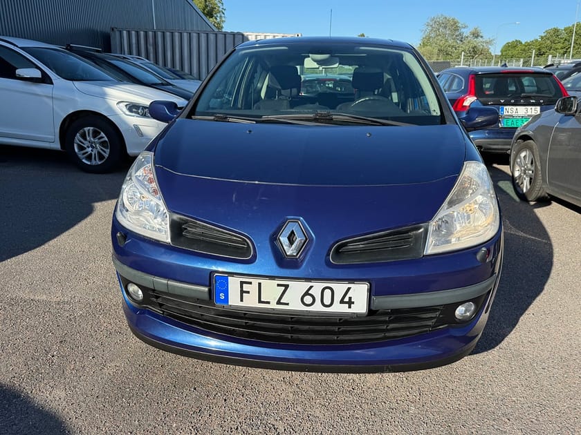 Bild 3 av Renault Clio  Halvkombi 1.6 112hk Sport|PANORAMA|SoV|NYBESS|