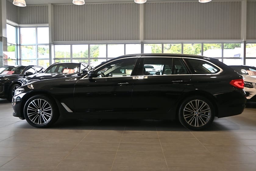 Bild 2 av BMW 520d Touring Steptronic Sport line Dieselvärmare Navi HiFi