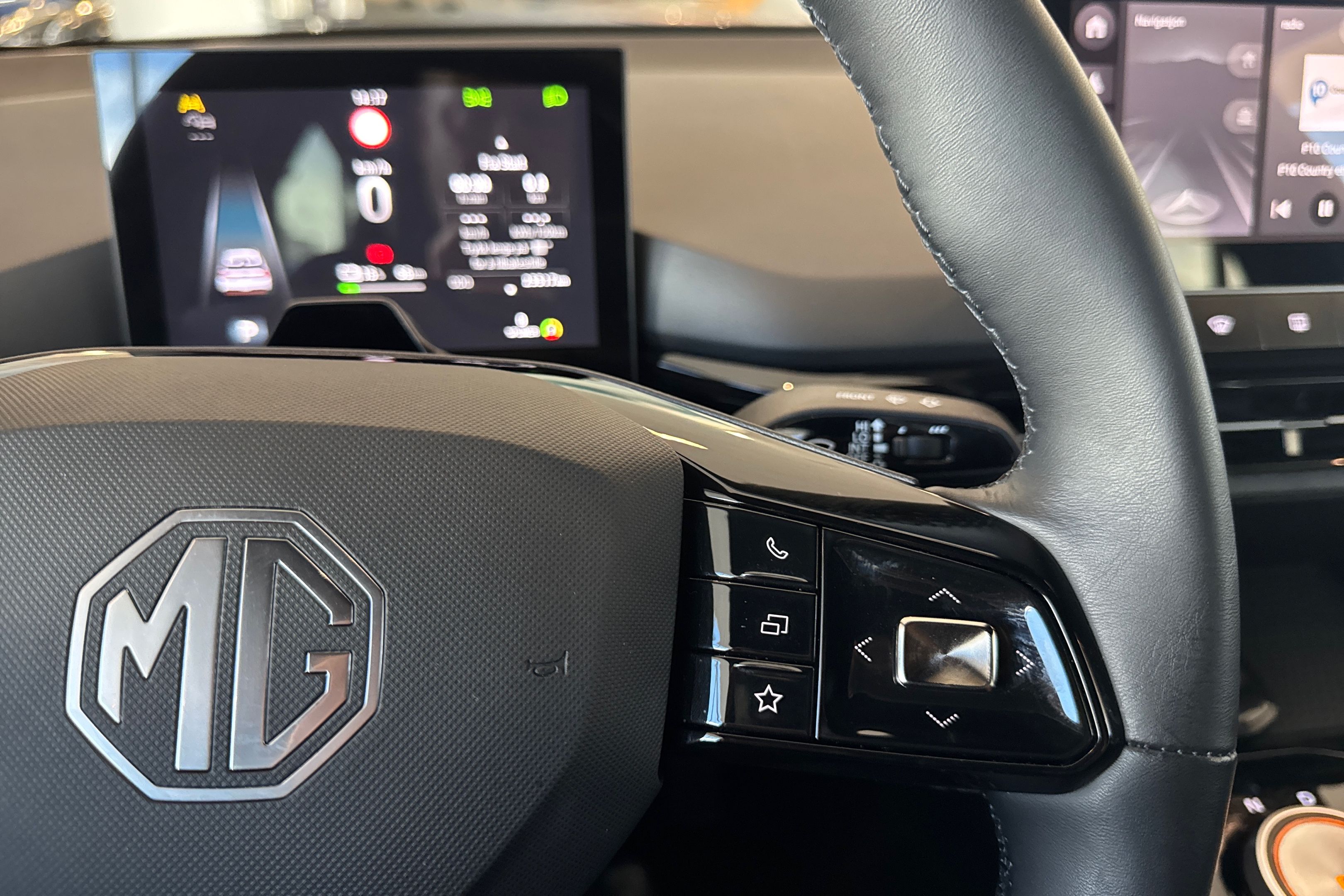 MG 4 Electric Long Range 64 kWh, 204hp, 2022