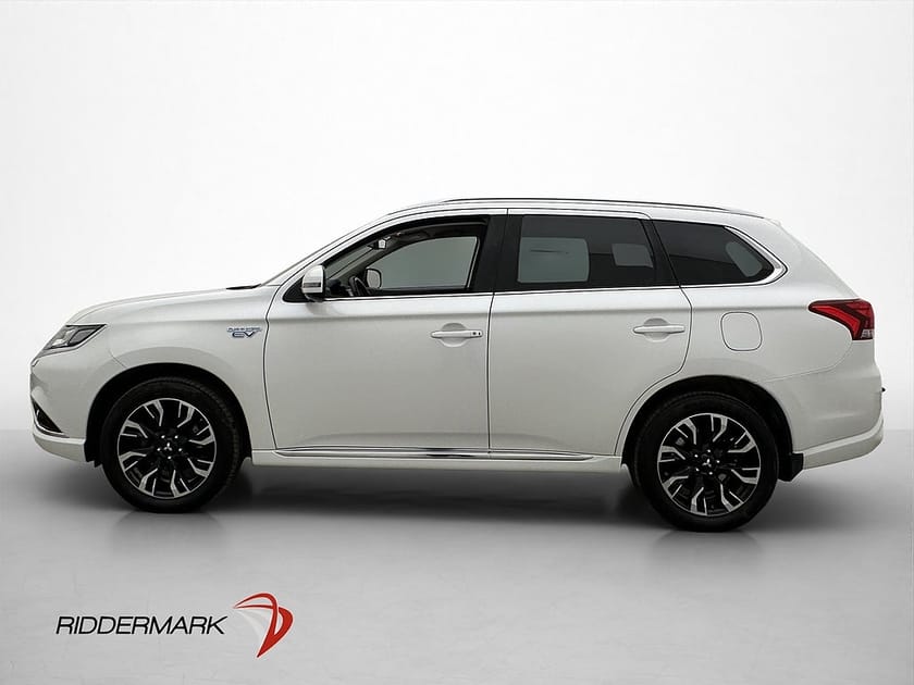 Bild 5 av Mitsubishi Outlander PHEV AWD 203hk Business 360° Drag Skinn