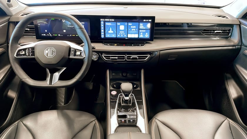 Bild 4 av MG HS PHEV LUXURY 307HK / 360-kamera / Navi / Carplay