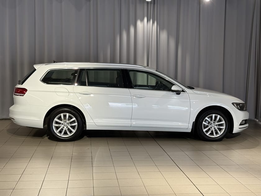 Bild 4 av Volkswagen Passat Sportscombi 1.5 TSI 150HK Drag Backkamera Värmare