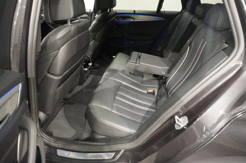 Bild 5 av BMW 530d xDrive Touring M Sport Innovation Panorama Drag H K DAP