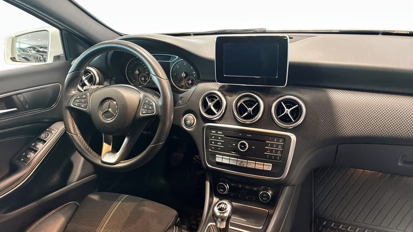 Bild 4 av Mercedes-Benz A 200 d Urban Line, Dragkrok