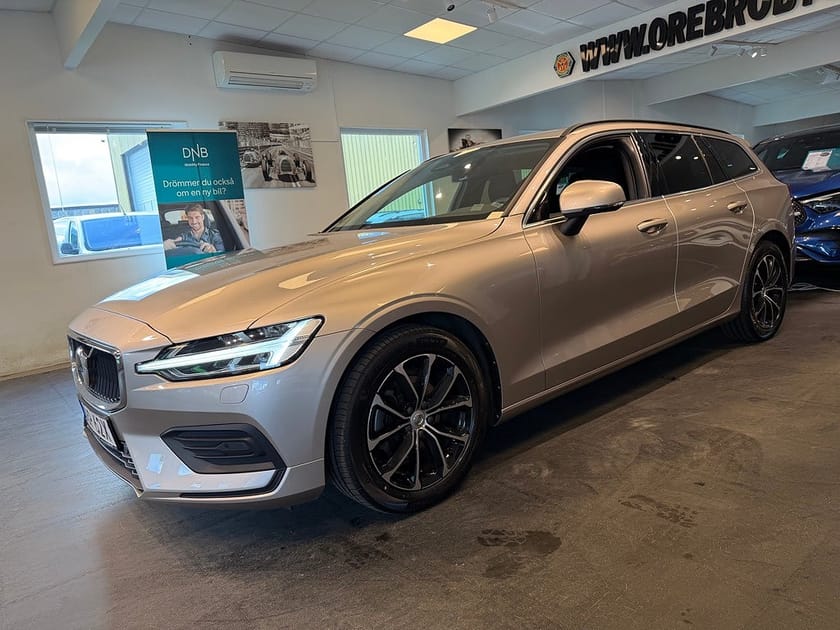 Bild 2 av Volvo V60 B4 Mildhybrid Core Gps Blis Pilot Assist B-kamera 197hk