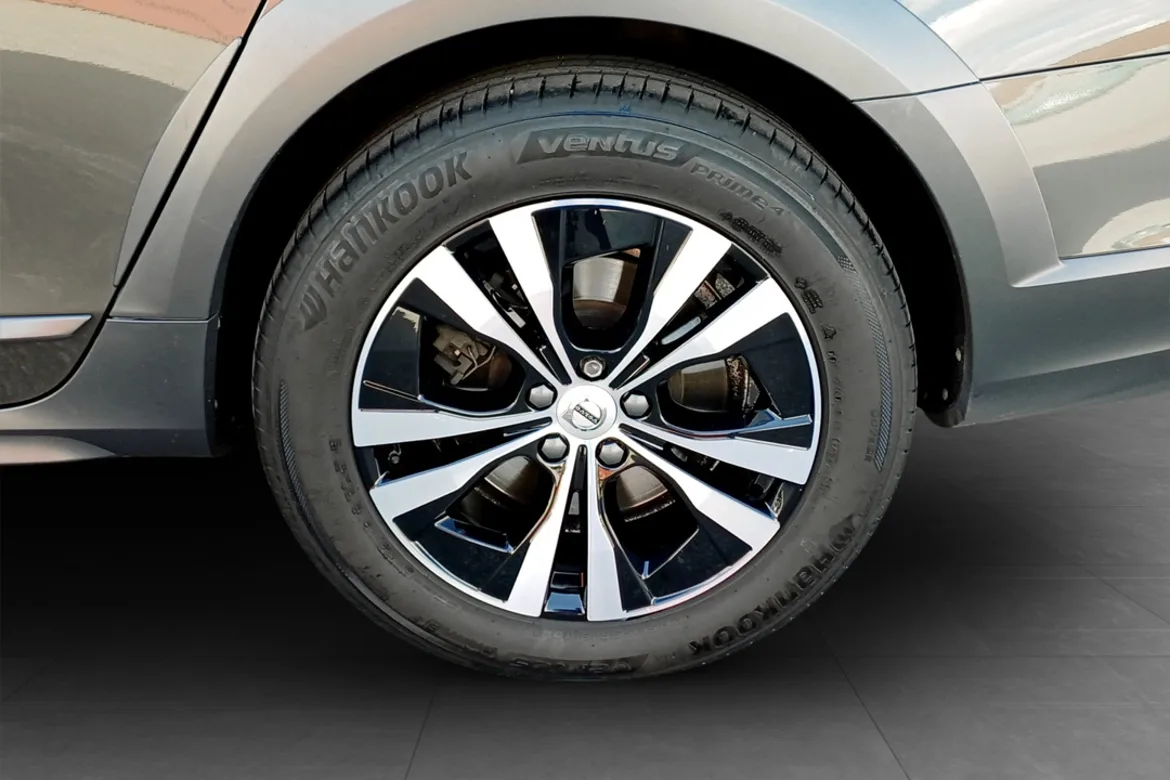 Volvo V90 Cross Country