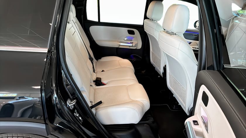 Bild 5 av Mercedes-Benz EQB 300 4MATIC EDITION 1 228HK \\ VÄRMARE \\ HUD KAMERA \\ NAVI
