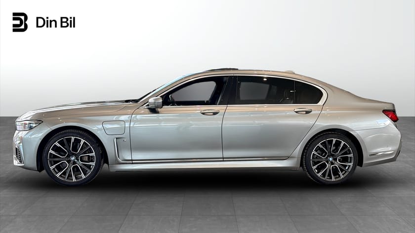 Bild 2 av BMW 745Le xDrive Le Hybrid M-Sport Pano HUD