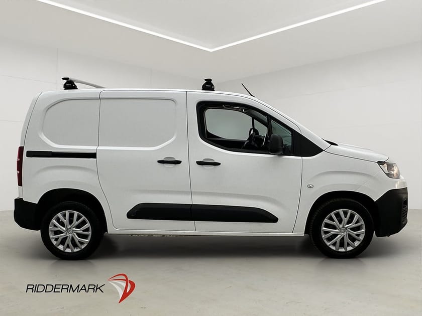 Bild 2 av Citroën Berlingo Van Increased Payload 1.5HDi Ny-Kamrem Värmare Dragkrok CARPLAY