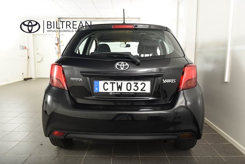 Bild 4 av Toyota Yaris 5-dörrar 1.33 Active Vinterhjul Backkamera