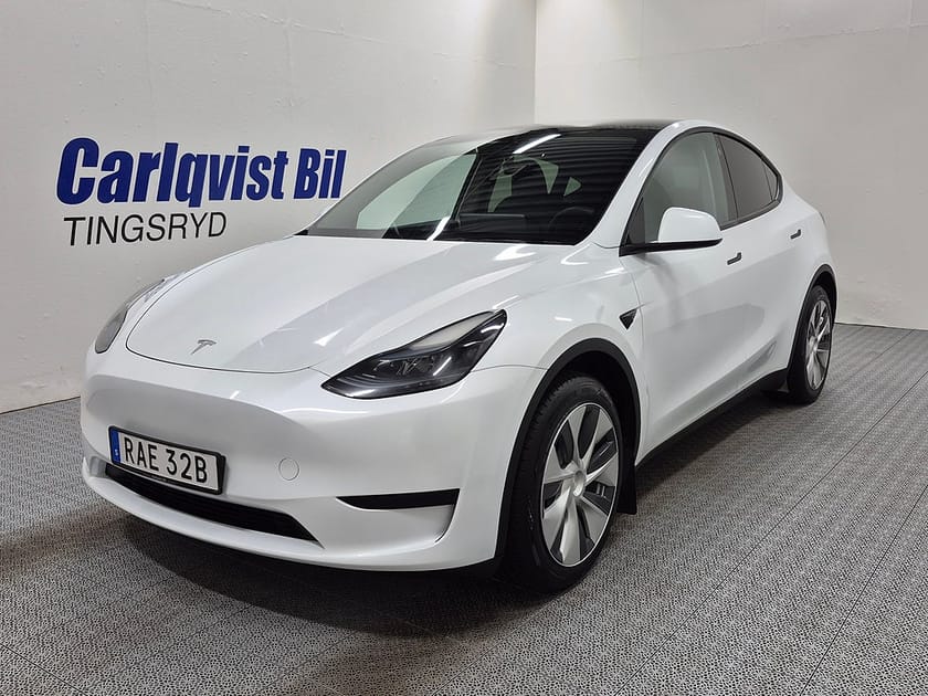 Bild 1 av Tesla Model Y Standard Range RWD 299HK Läder Panorama