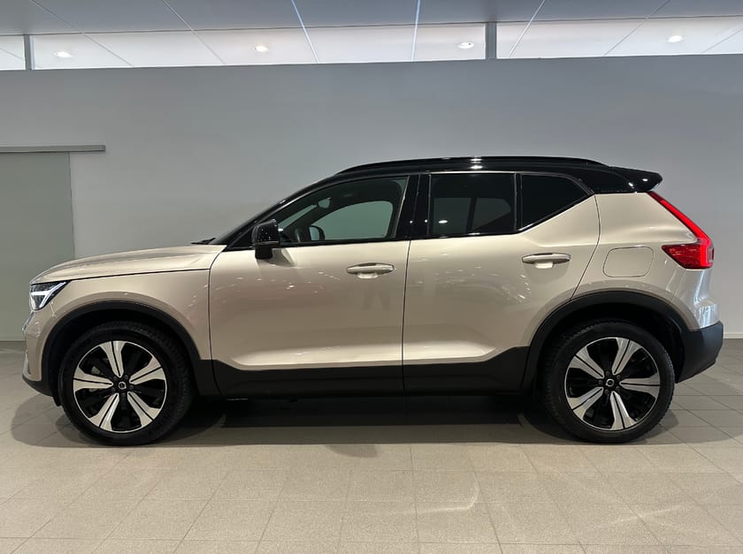 Bild 3 av Volvo XC40 Recharge Single Motor Core / Navigation / Backkamera / 10.000kr tillbehör /