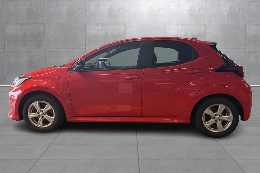 Bilde 2 av Toyota Yaris Hybrid / Style Tech / Panoramatak / Velholdt