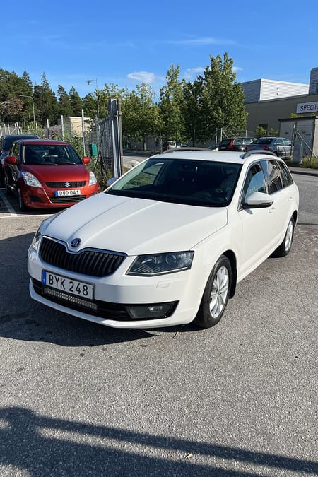 Škoda Octavia Kombi Skoda 1.6 TDI 4x4 Ambition 1 Ägare