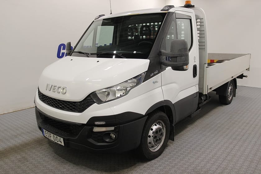 Bild 1 av Iveco Daily 35-140 NP Chassi Cab FLAK MED KRAN 3.0 JTD 136HK GAS