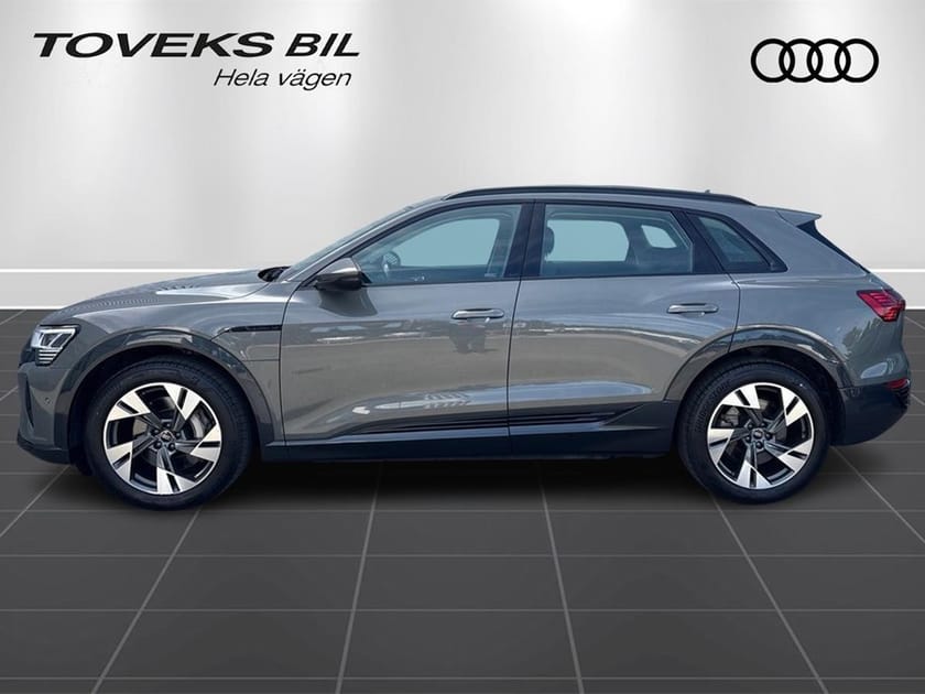 Bild 5 av Audi Q8 50 e-tron quattro / Svart Optik / 20"