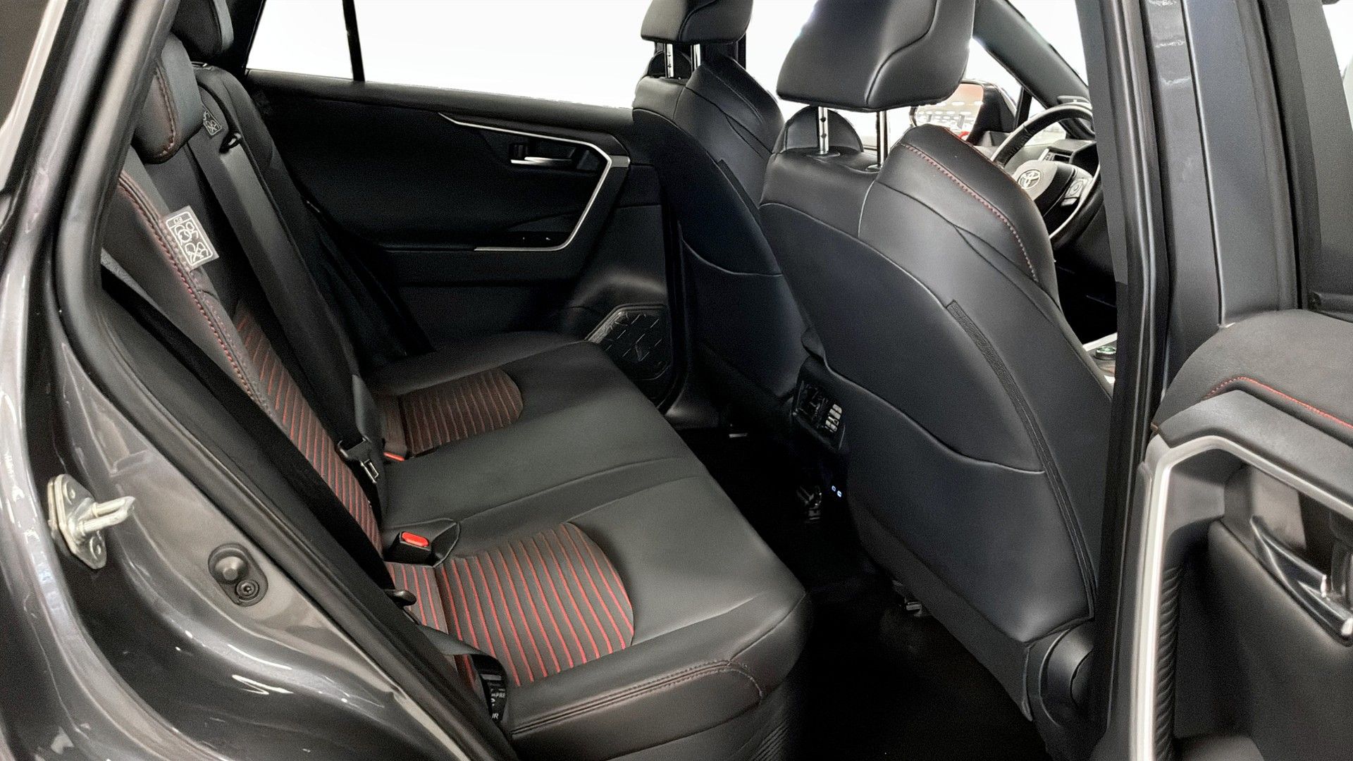 Toyota RAV4 Plug-in Hybrid 2023, bild 5/10