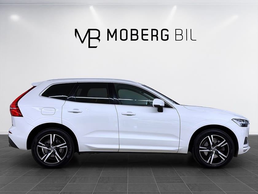 Bild 4 av Volvo XC60 B4 AWD 197hk Momentum Advance H/K Drag B-Kamera