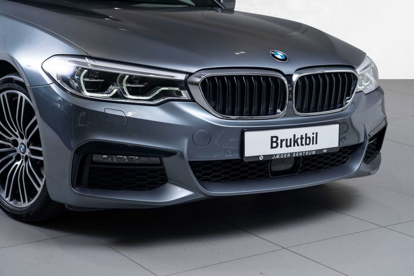 Bilde 2 av BMW 530e xDrive iPerformance Sedan M-Sport Soltak Komfortseter ACruise HUD HK