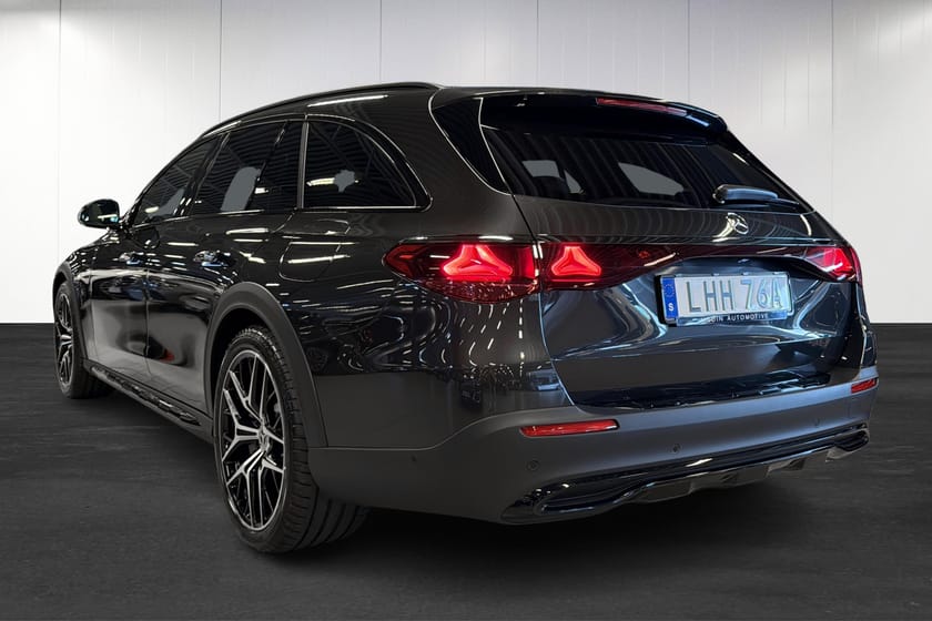Bild 4 av Mercedes-Benz E 300 de 4MATIC All-Terrain 4M | Avantgarde | 360 | Pano| Nightpaket | Drag